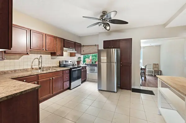 26 Niagara ST, Hamilton, ON L8L 6A2