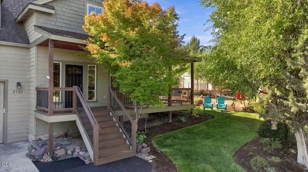 3750 Crest CT, Redmond, OR 97756