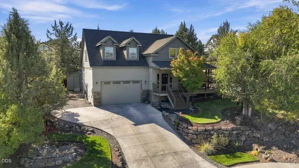 3750 Crest CT, Redmond, OR 97756