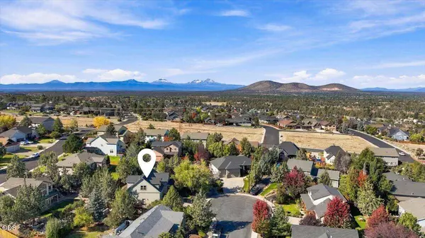 3750 Crest CT, Redmond, OR 97756