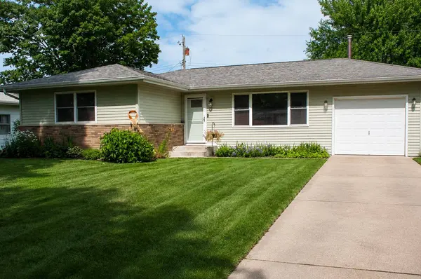 105 Greenwood DR