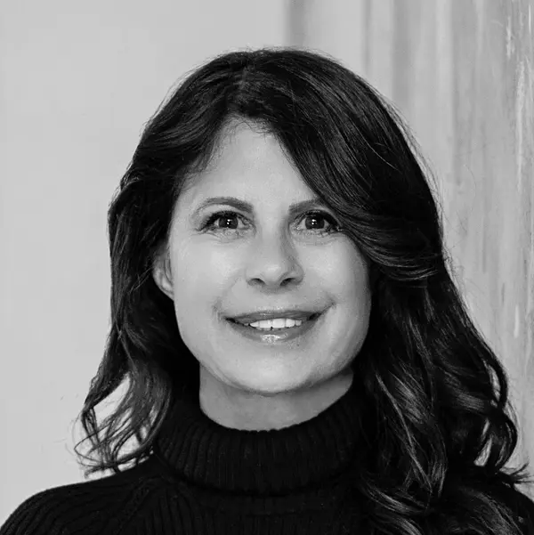 Lisa Blake Team Headshot