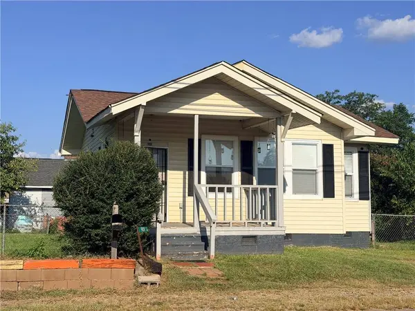 901 Goddard AVE