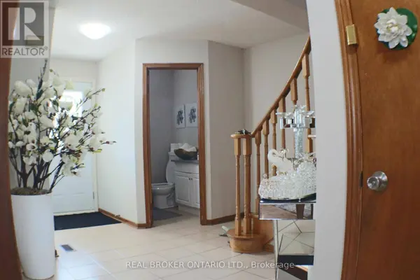 24 FALLEN OAK COURT, Brampton (fletcher's Creek South), ON L6Y3T5