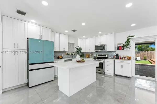 1120 SW 7th Ave, Deerfield Beach, FL 33441