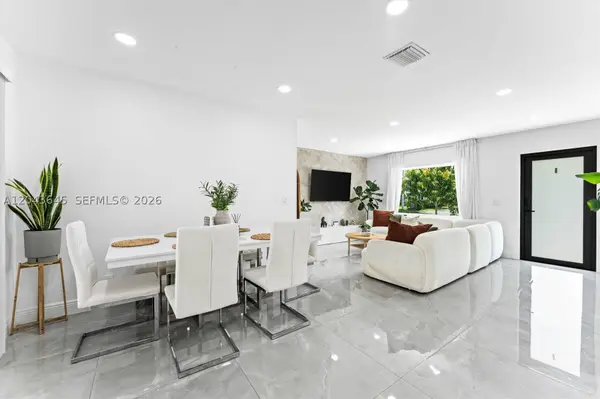 1120 SW 7th Ave, Deerfield Beach, FL 33441