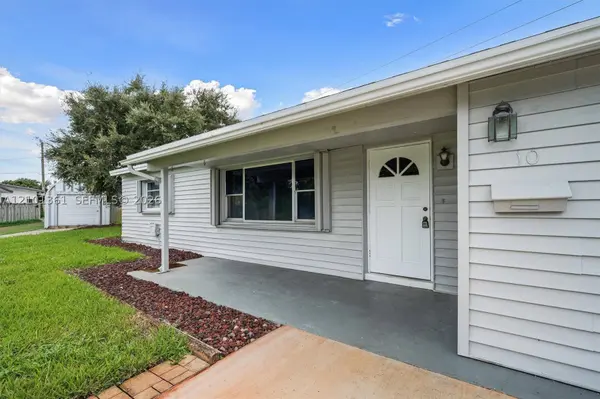 10 SW 11th St, Deerfield Beach, FL 33441