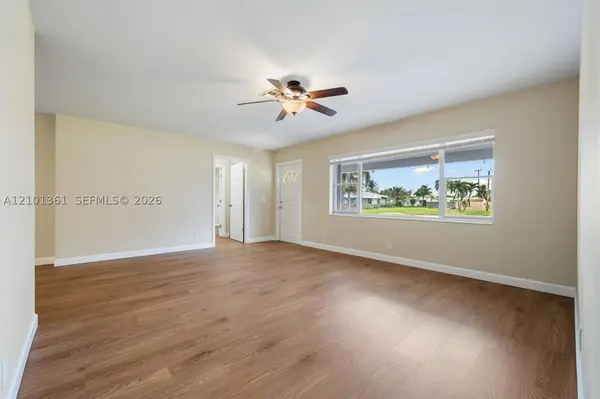10 SW 11th St, Deerfield Beach, FL 33441