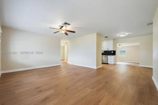 10 SW 11th St, Deerfield Beach, FL 33441
