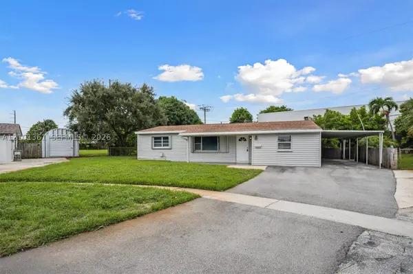 10 SW 11th St, Deerfield Beach, FL 33441