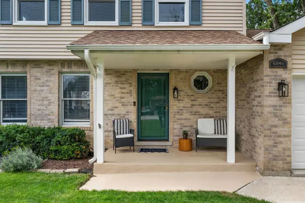 6114 1/2 Leonard AVE, Downers Grove, IL 60515