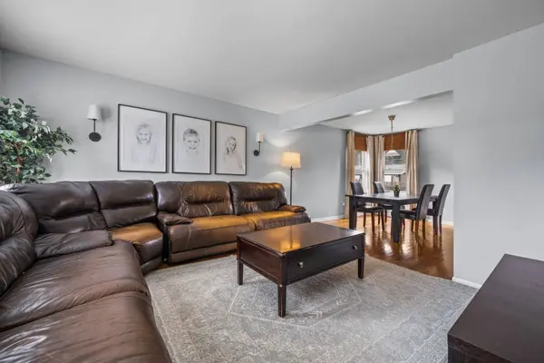 6114 1/2 Leonard AVE, Downers Grove, IL 60515