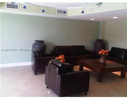 1720 NW N River Dr #413, Miami, FL 33125