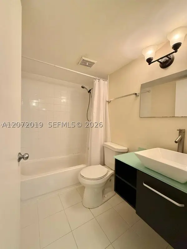 1720 NW N River Dr #413, Miami, FL 33125