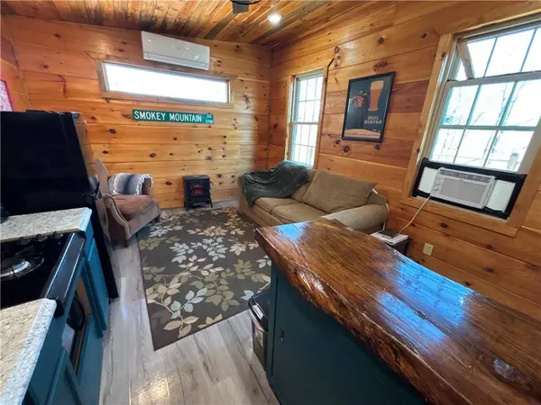 7342 Madison, Kingston, AR 72742