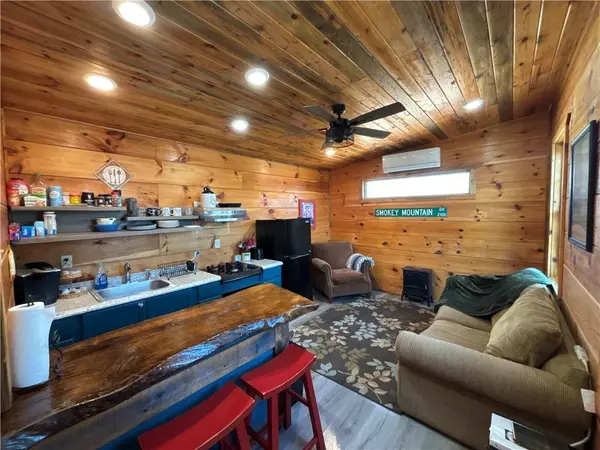 7342 Madison, Kingston, AR 72742