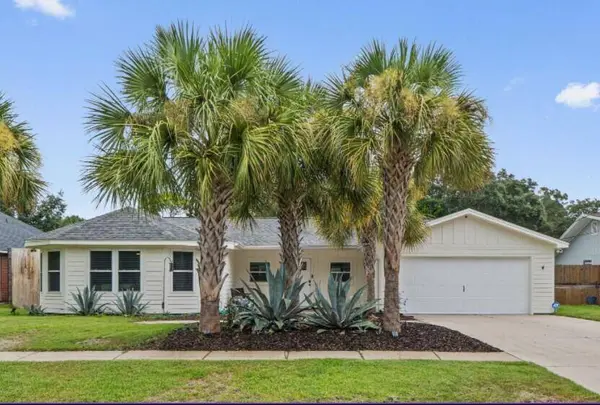 805 N Lakeside DR