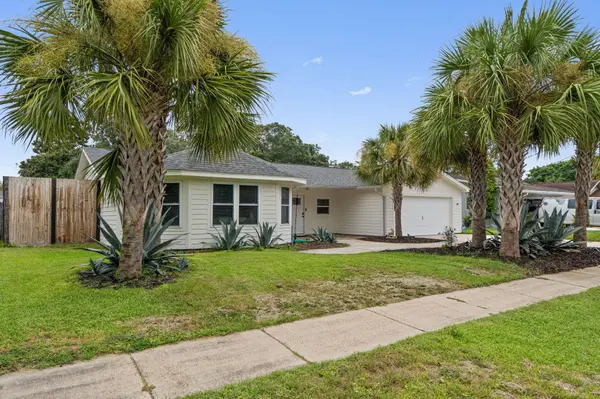 805 N Lakeside DR, Destin, FL 32541