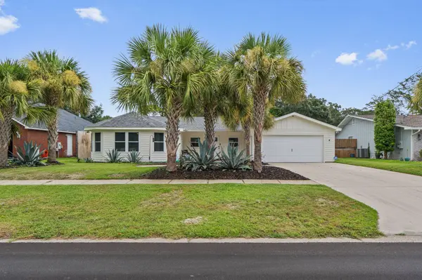 805 N Lakeside DR, Destin, FL 32541