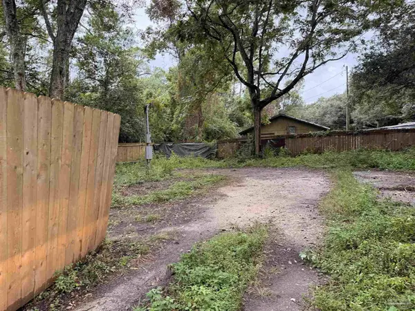 611 Bremen Ave, Pensacola, FL 32507