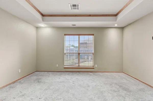 906 Renita ST, Moore, OK 73160