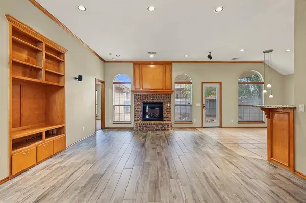 906 Renita ST, Moore, OK 73160