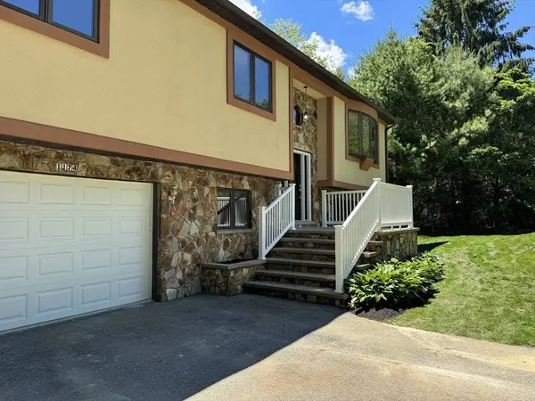 1174 Old Fall River Rd, Dartmouth, MA 02747