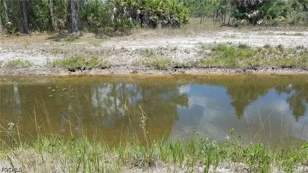 933 Memphis AVE, Lehigh Acres, FL 33974