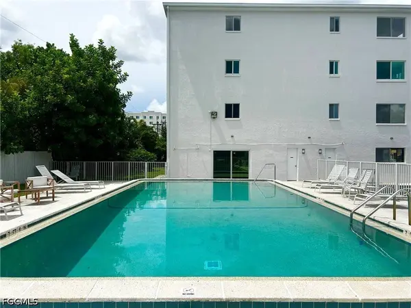 4906 Victoria DR #103, Cape Coral, FL 33904