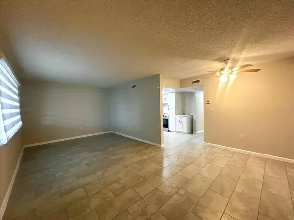 4906 VICTORIA DR #103, Cape Coral, FL 33904