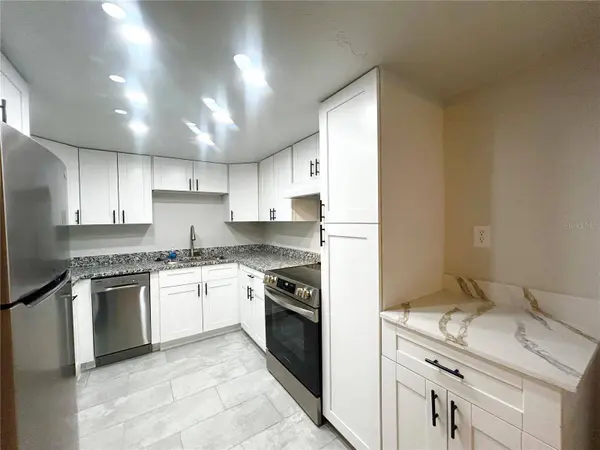 4906 VICTORIA DR #103, Cape Coral, FL 33904