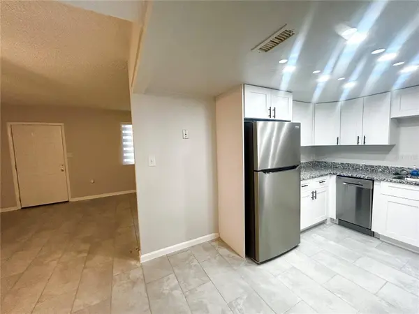 4906 VICTORIA DR #103, Cape Coral, FL 33904