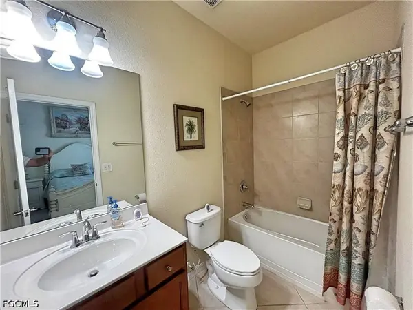 2571 Laurentina LN, Cape Coral, FL 33909