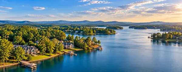 Golden-Hour Lakeside Panorama