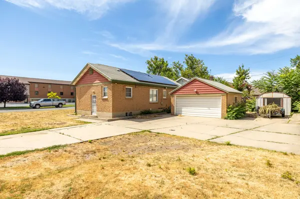 193 S LOCUST ST E, Clearfield, UT 84015
