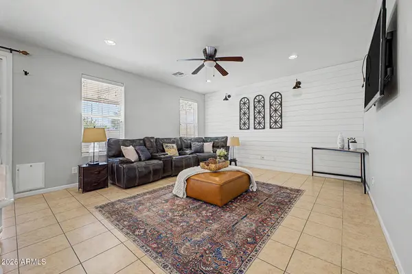 10323 E HAWK Avenue, Mesa, AZ 85212