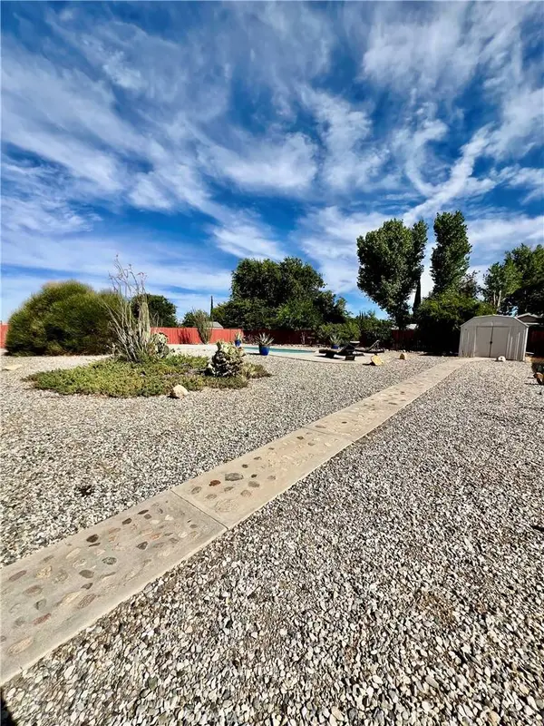 14977 Mauna Loa Street, Hesperia, CA 92345