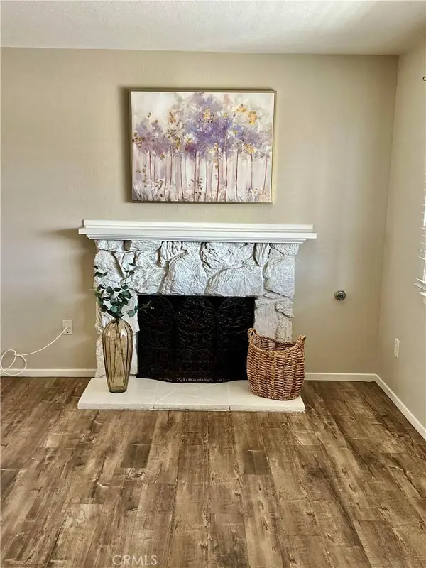 14977 Mauna Loa Street, Hesperia, CA 92345