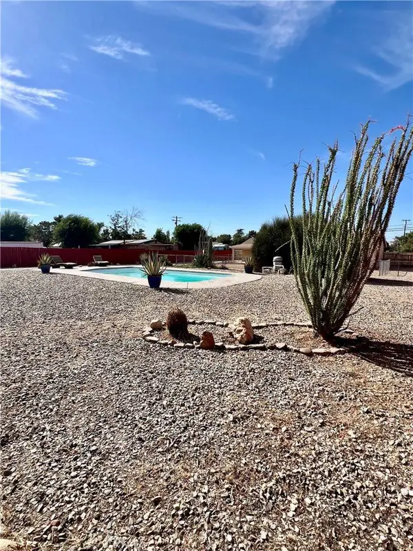14977 Mauna Loa Street, Hesperia, CA 92345