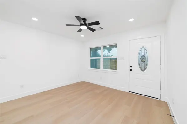 5709 Langley RD, Houston, TX 77016