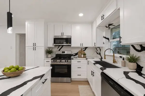 5709 Langley RD, Houston, TX 77016