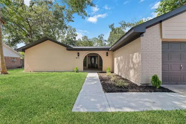 811 Timber Cove DR, Seabrook, TX 77586