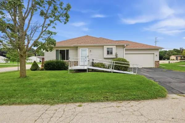 213 HJEMDAL Lane, Deerfield, WI 53531