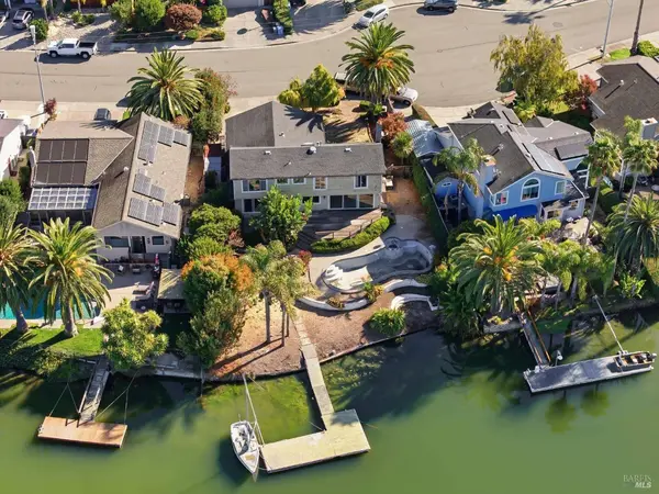 36 Del Oro Lagoon