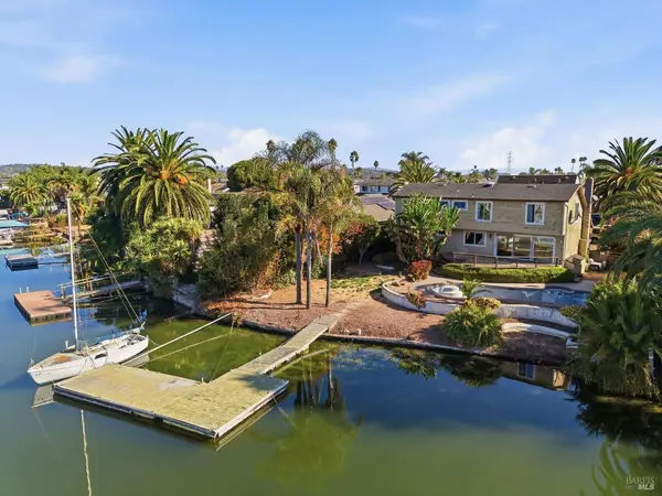36 Del Oro Lagoon, Novato, CA 94949