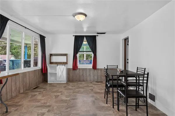 54 River ST, Stamford, NY 12167