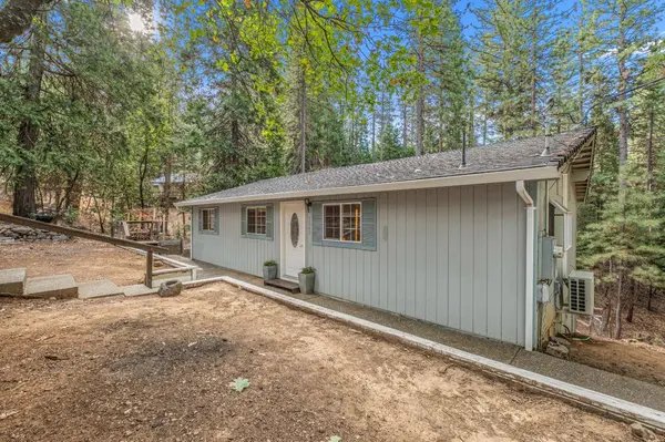 5648 Sierra Springs DR, Pollock Pines, CA 95726