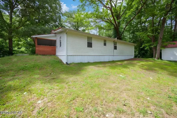 2950 Law RD, Lexington, TN 38351