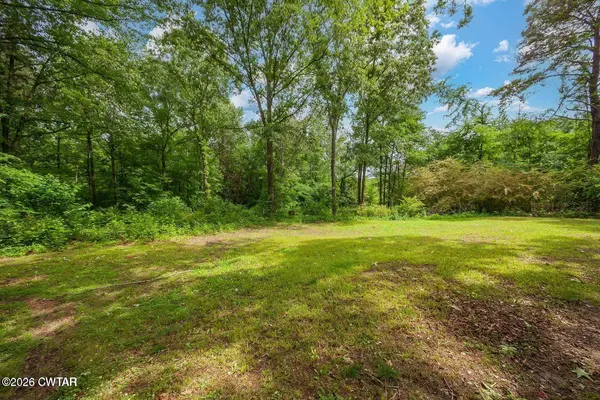 2950 Law RD, Lexington, TN 38351