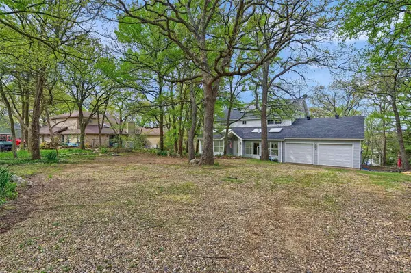 2 Harborview CIR, Denison, TX 75020